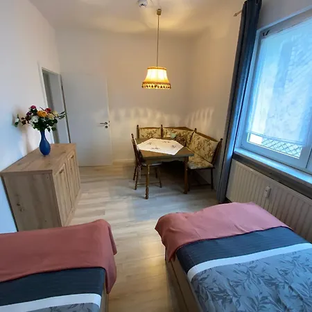 Monteurswohnung, דירה *